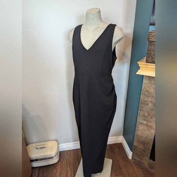 Torrid Maxi Stretch Crepe V-Neck Column Dress Size 12/ 0x NWT - Picture 6 of 13